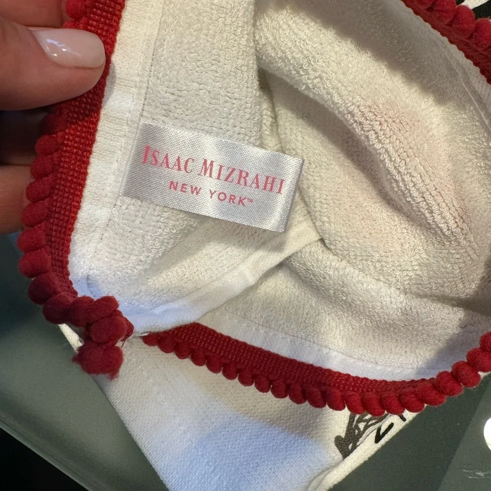 ISAAC MIZRAHI set of 2 NEW YORK kitchen towels- super cute and practical too! 🍎